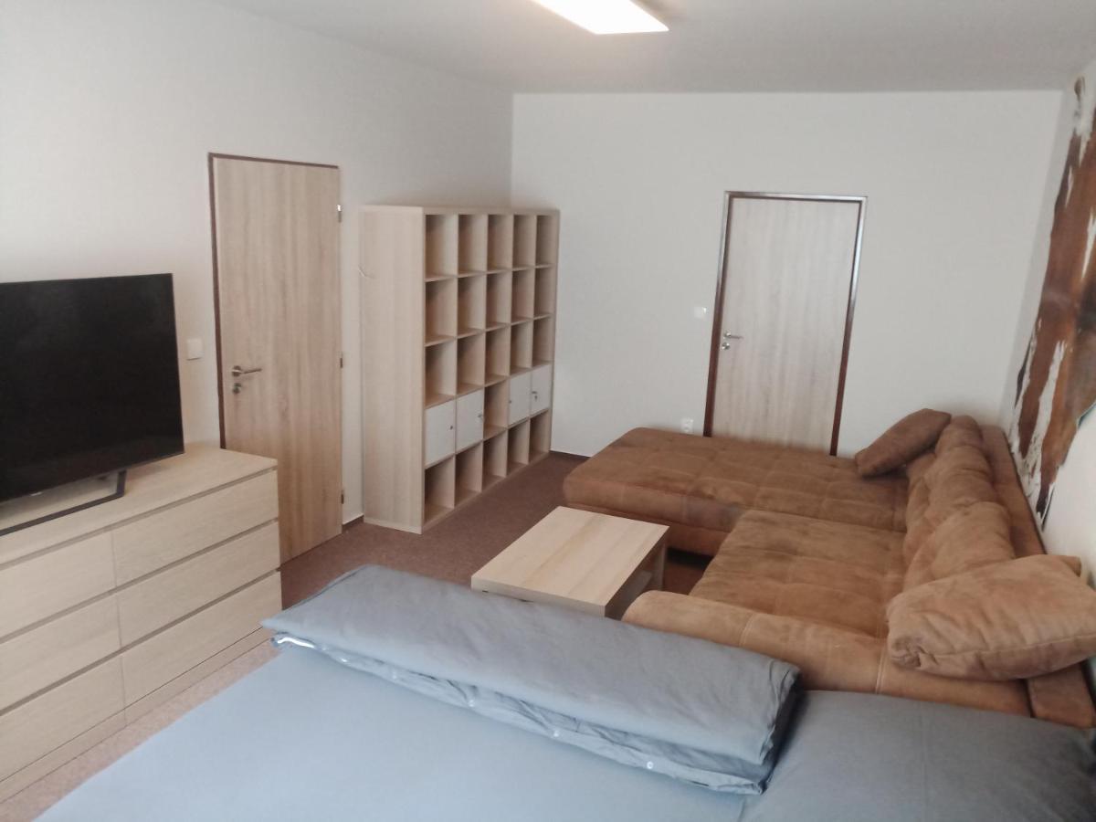 Kraliky Apartman Buitenkant foto
